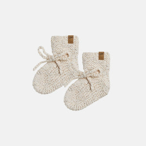 Knit Booties Speckled Natural | Quincy Mae
